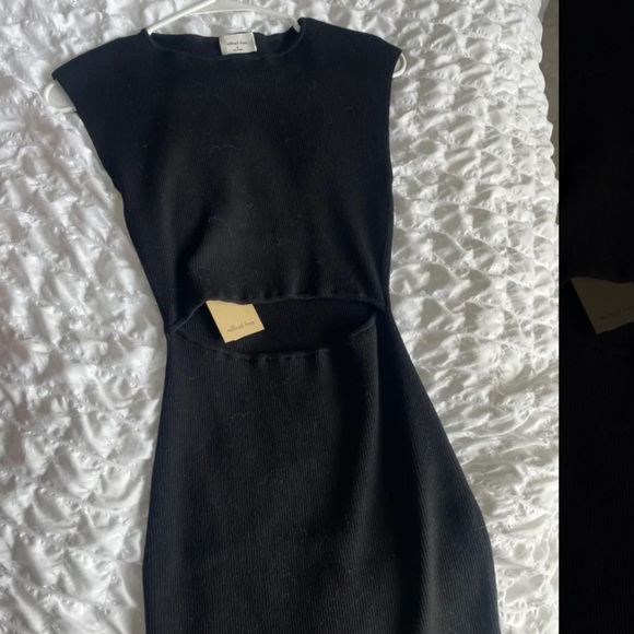 Cut out knit mini aritzia - Picture 2 of 3